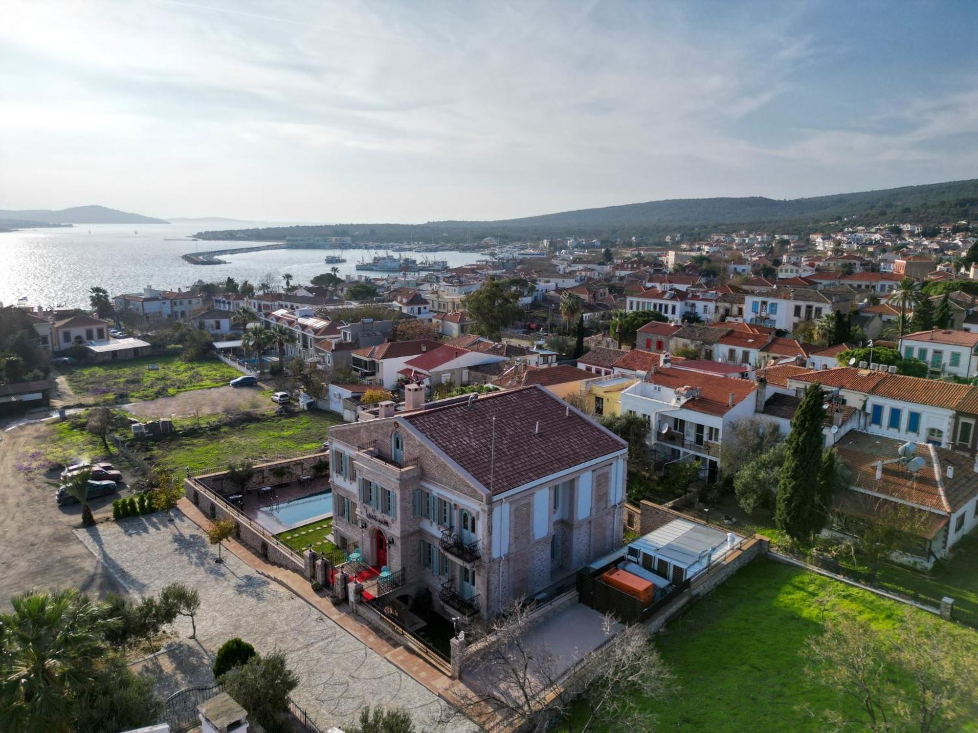 Naz Su Cunda Hotel ภายนอก รูปภาพ