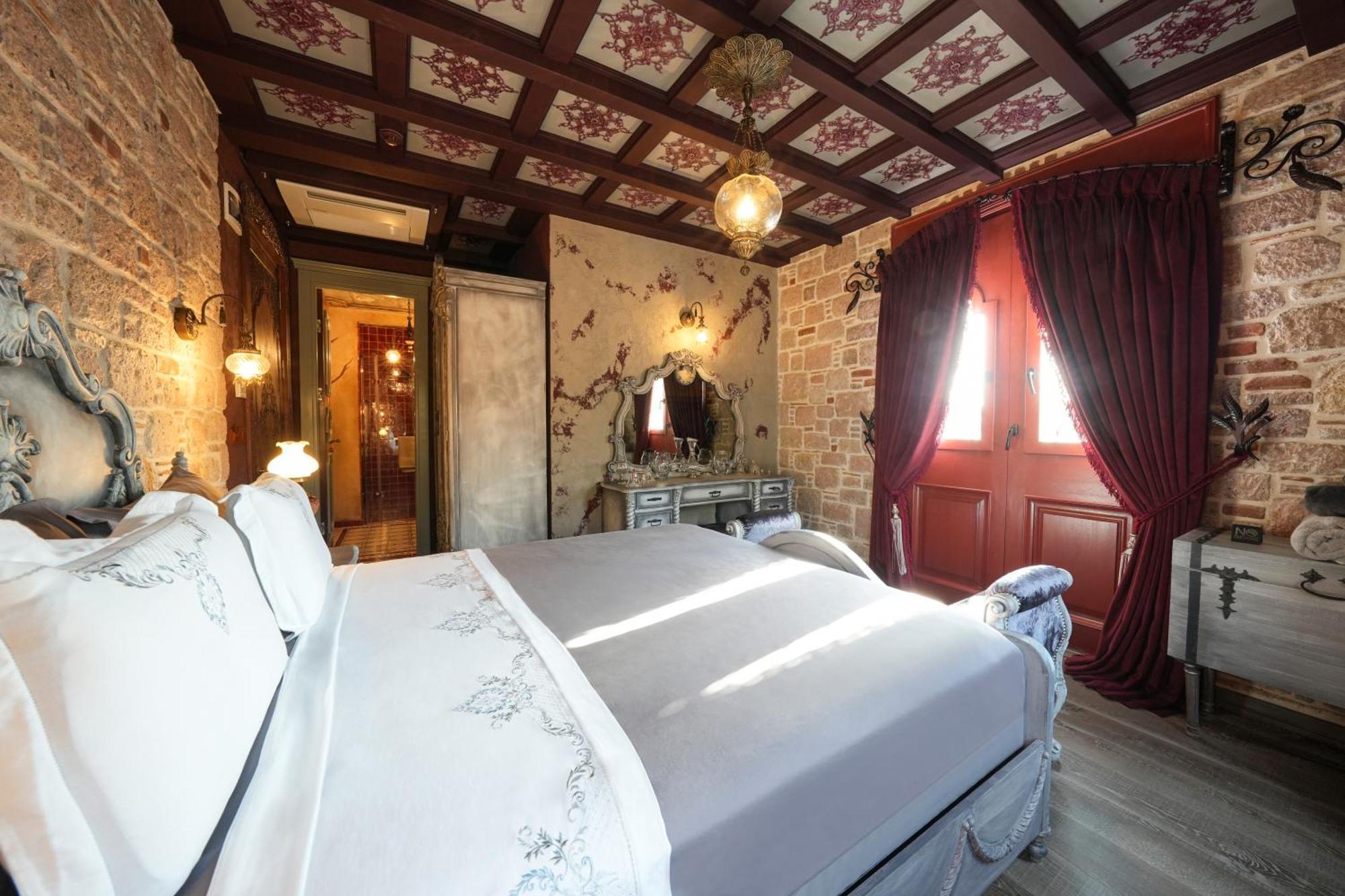 Naz Su Cunda Hotel ภายนอก รูปภาพ
